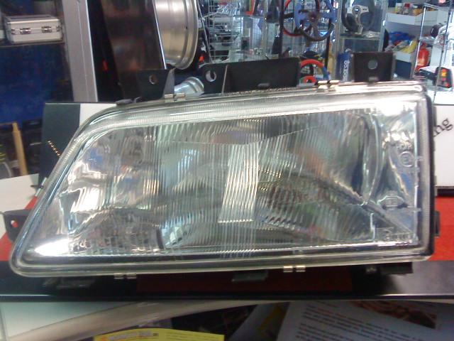 *FARO PEUGEOT 405 H-4 IZ. 061611 VALEO